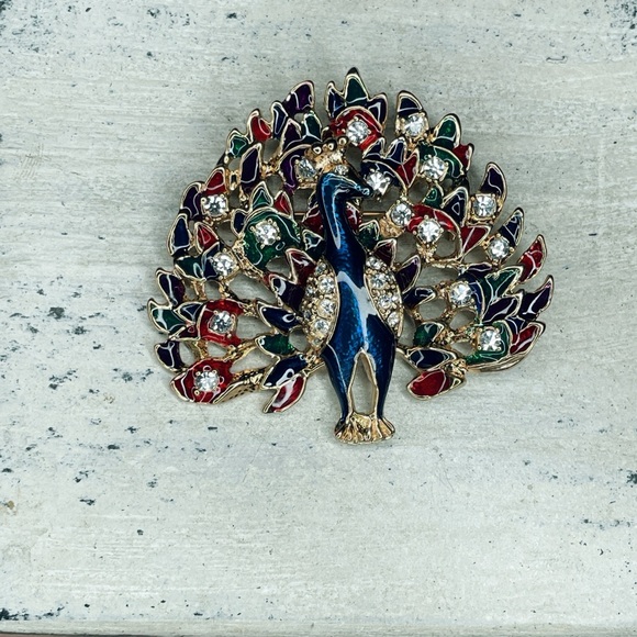 294. Goldtone Animal Bling Colorful Peacock Brooch - Picture 1 of 4